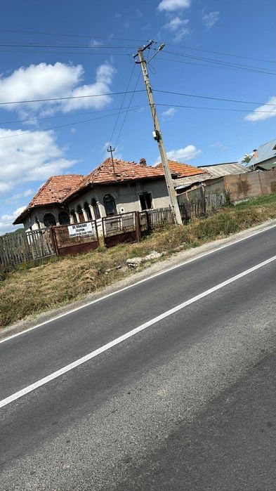 Casă de Vânzare  .