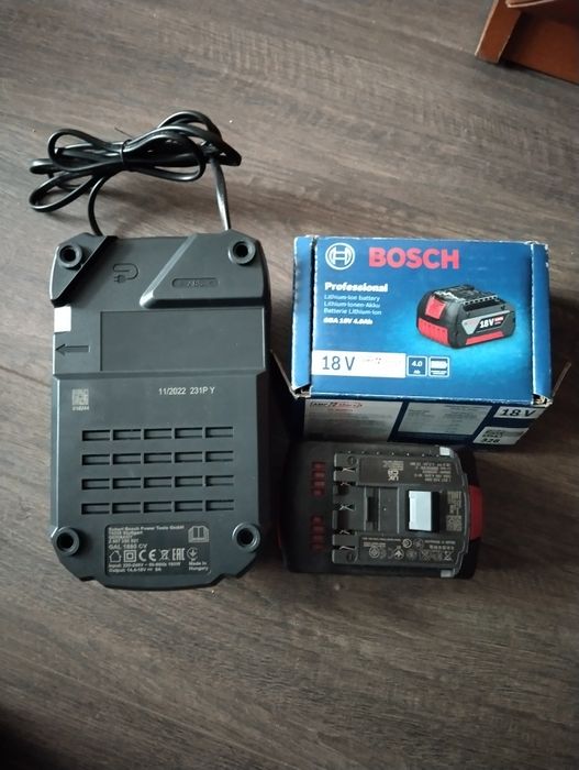 Зарядно и батерия БОШ