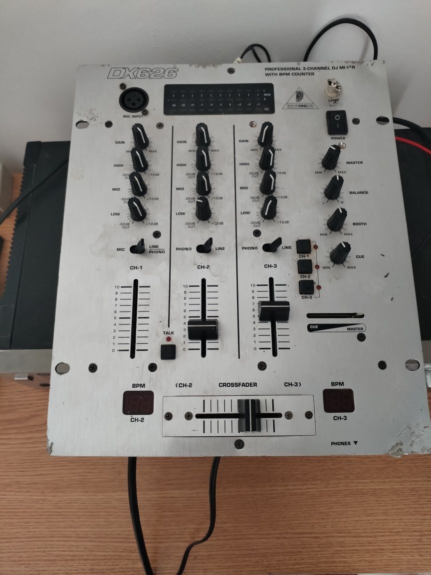 Vând Mixer Behringer DX626 Și Statie SINGER