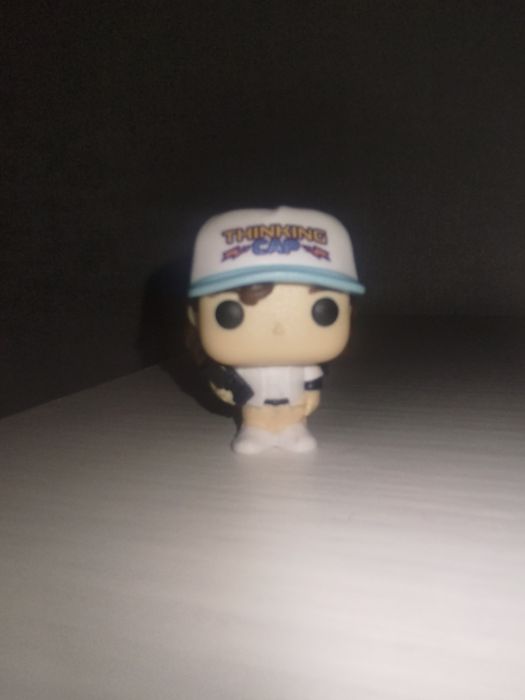 Продам 2 фигурки kinder joy осд.