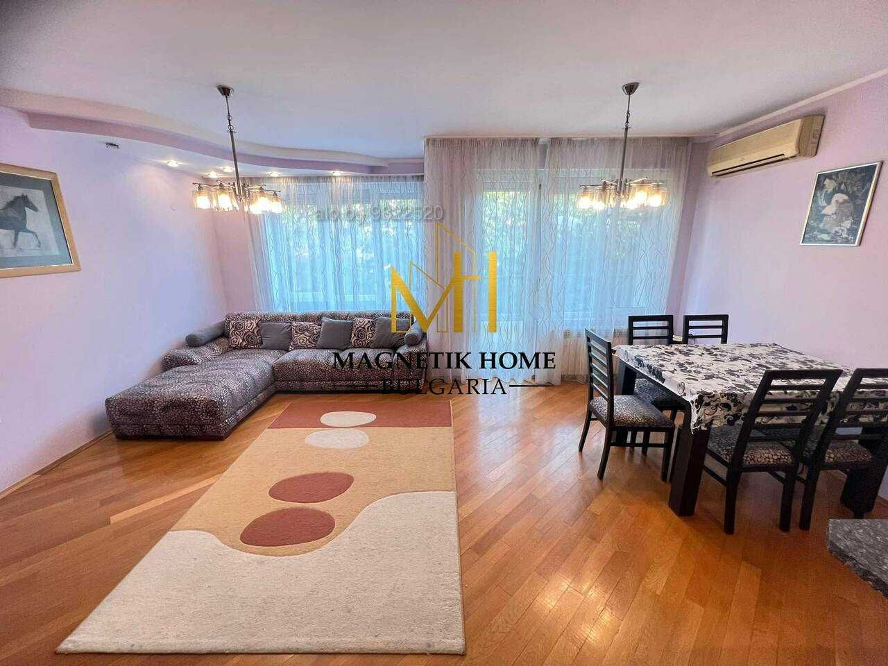 Дава се под наем Тристаен апартамент в Бургас, Център - 92 кв.м за 612 € - Снимка #1