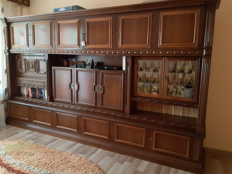 Bibliotecă din lemn masiv