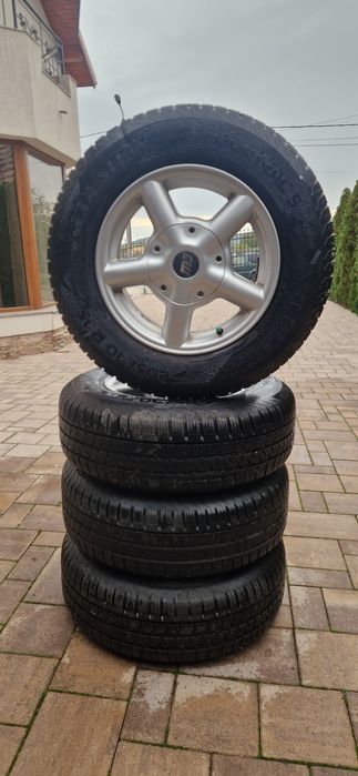 Vand  4 jenti+anvelope 205/70 r15 stare foarte buna