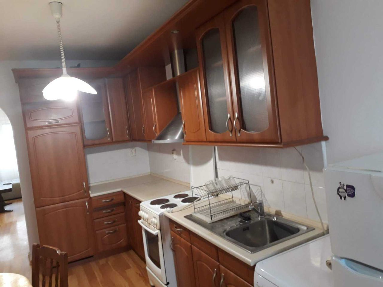 Дава се под наем Тристаен апартамент в Враца, Център - 92 кв.м за 331.5 € - Снимка #3