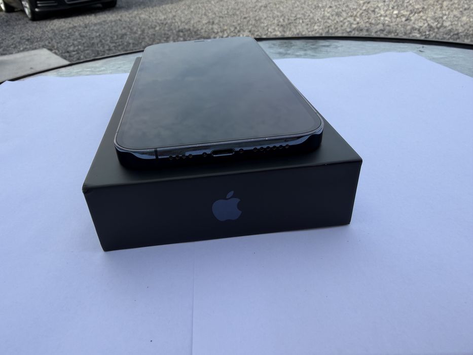 iPhone 12 Pro Max. Като Нов.Оригинален без ремонти и сменявани детайли