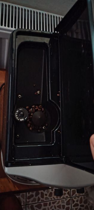 Expresor cafea cu boabe și macinata