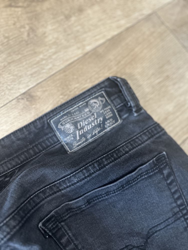 Blugi diesel in conditie perfecta nu air jordan nike adidas tricou 90
