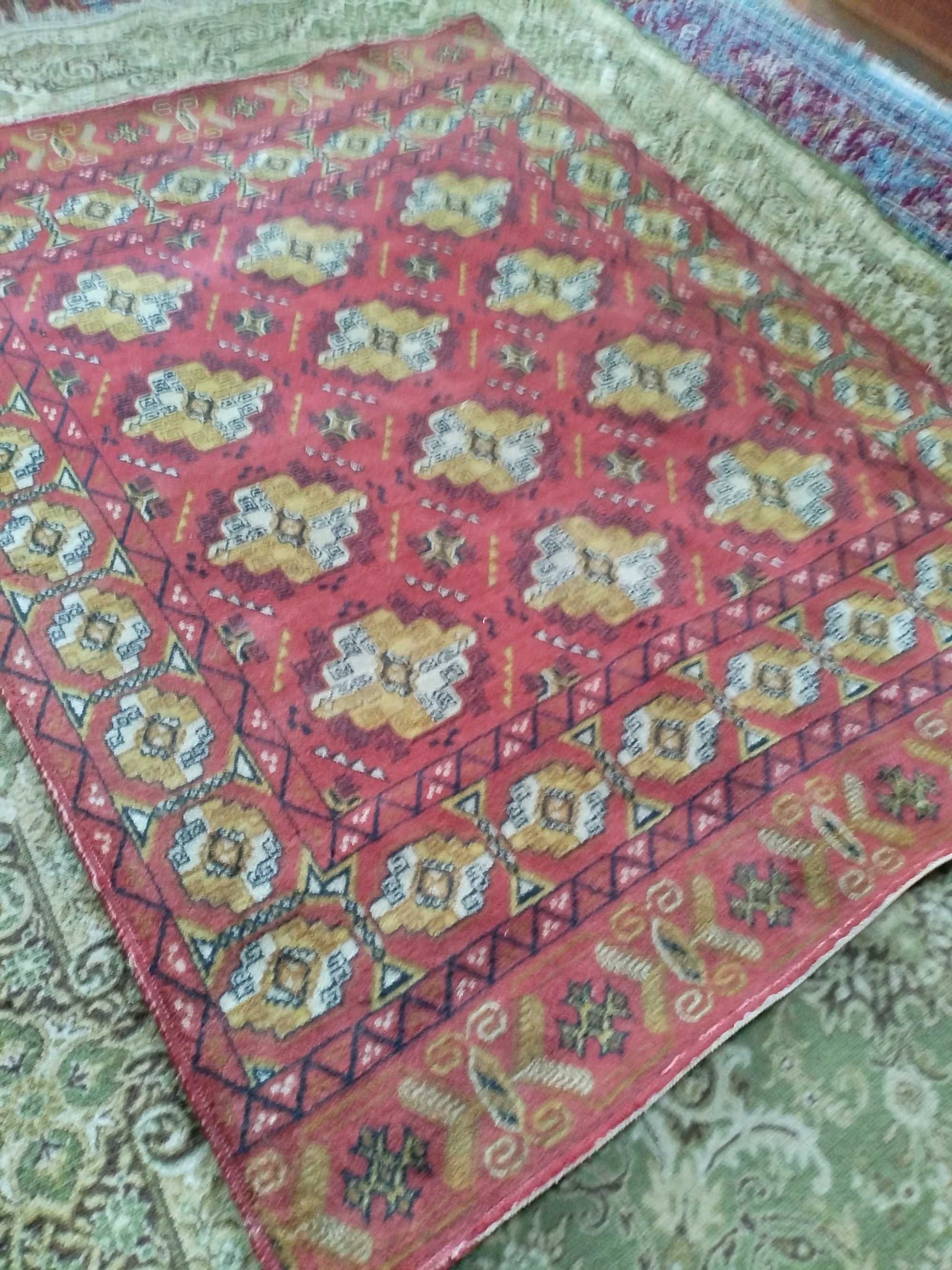 Винтажный туркменский коврик.