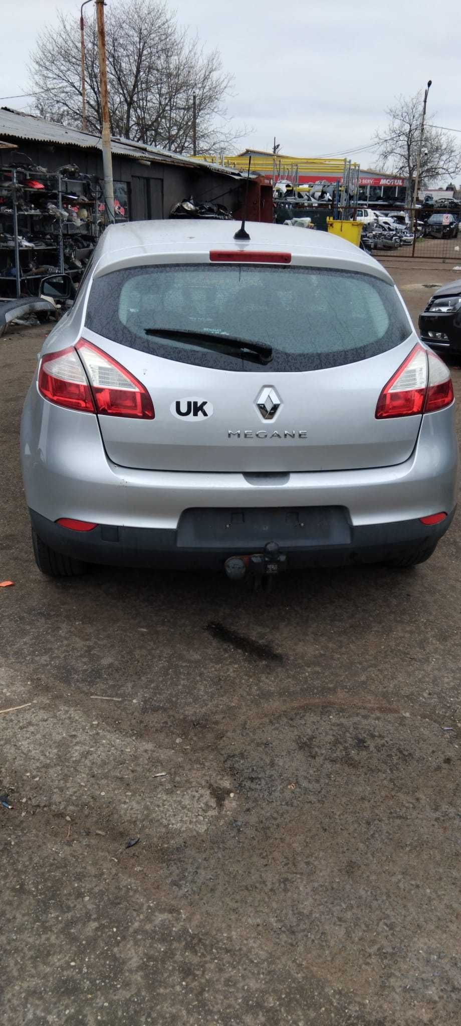 Dezmembrez Renault Megane 3 1.6 B an 2011