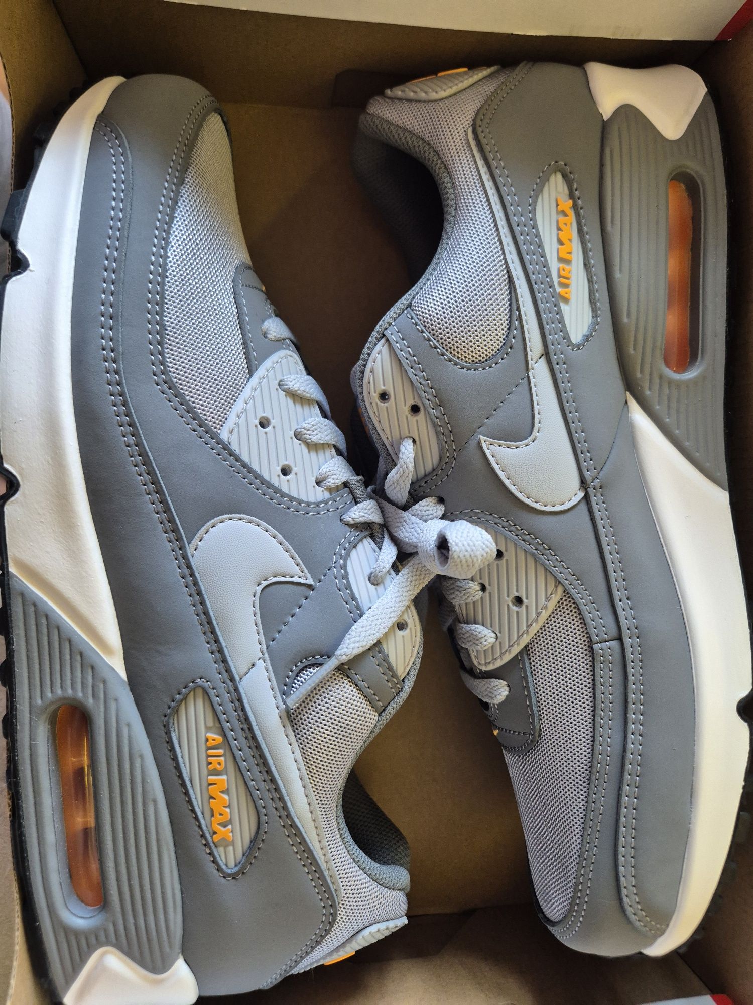 Продавам Nike Air Max 90