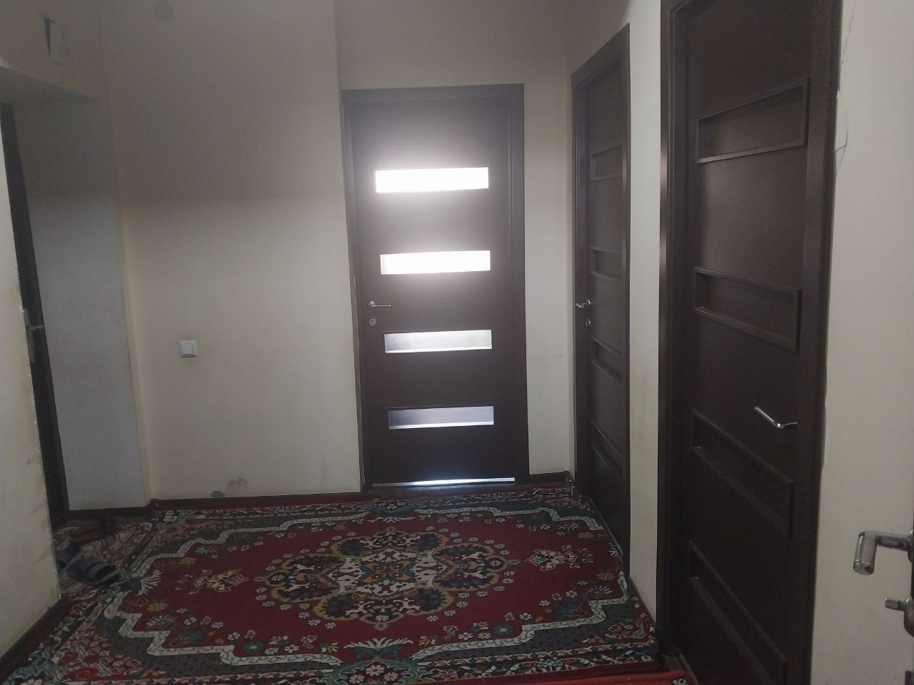 3 xonali uy kivartiraga beriladi