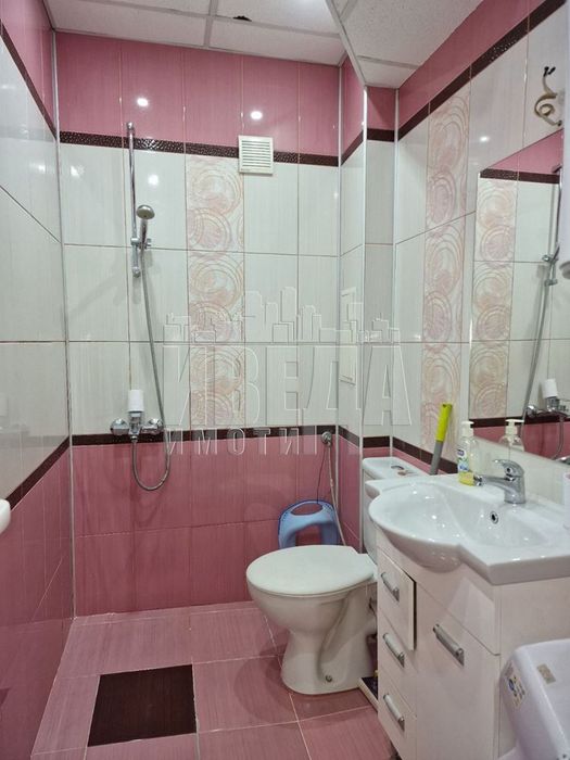 Продава се Двустаен апартамент в Варна, Цветен квартал - 64 кв.м за 1922 €/кв.м - Снимка #9