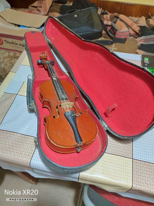 цигулка детска произведена в Казанлък 1973 година