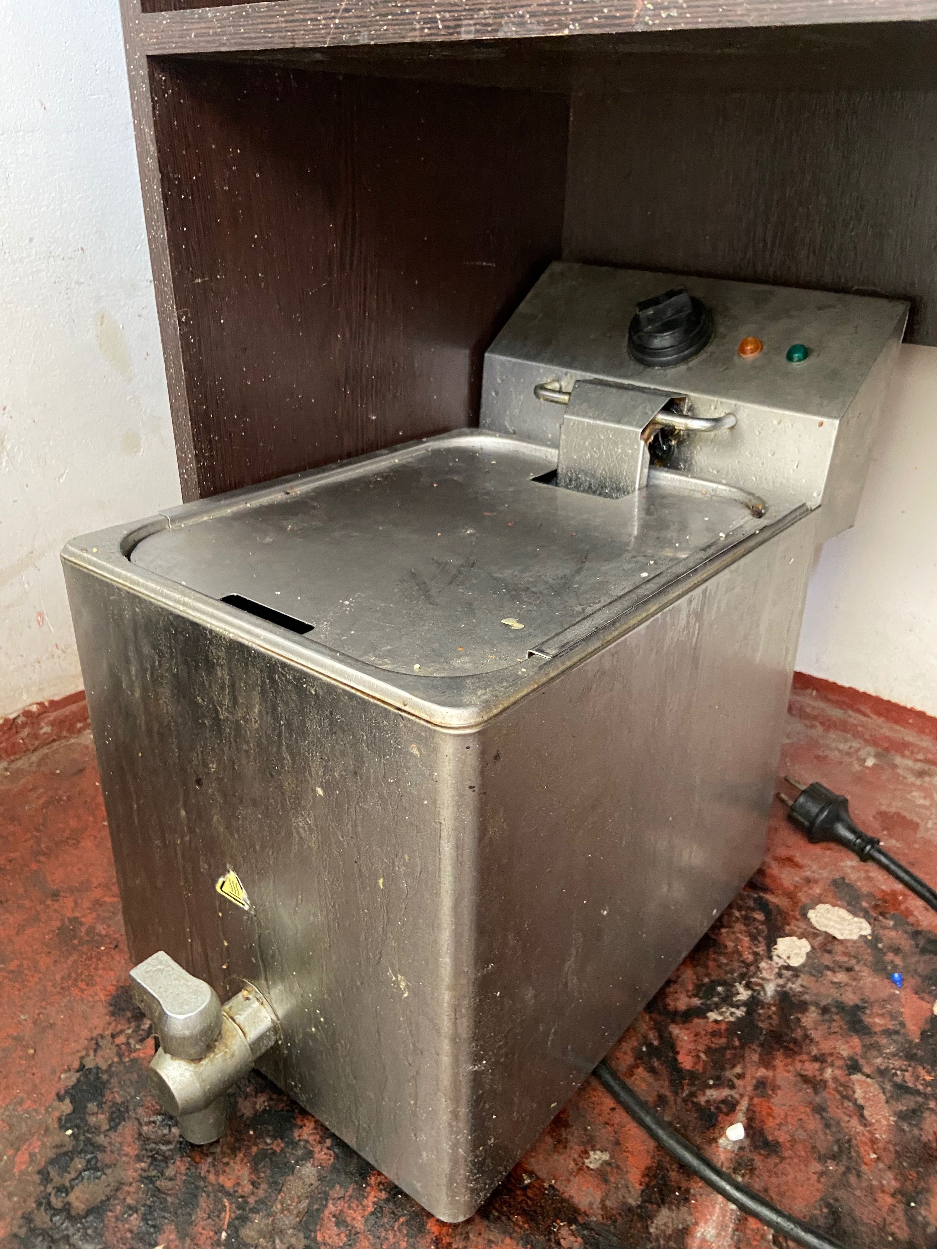 stol stul gril aparat tostir samovar vetrina