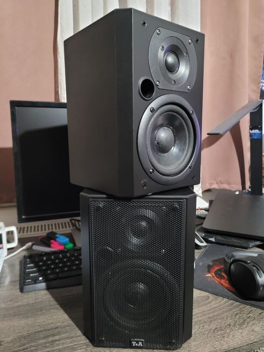 Boxe cu VIFA High End T+A Pulsar TAR 400E