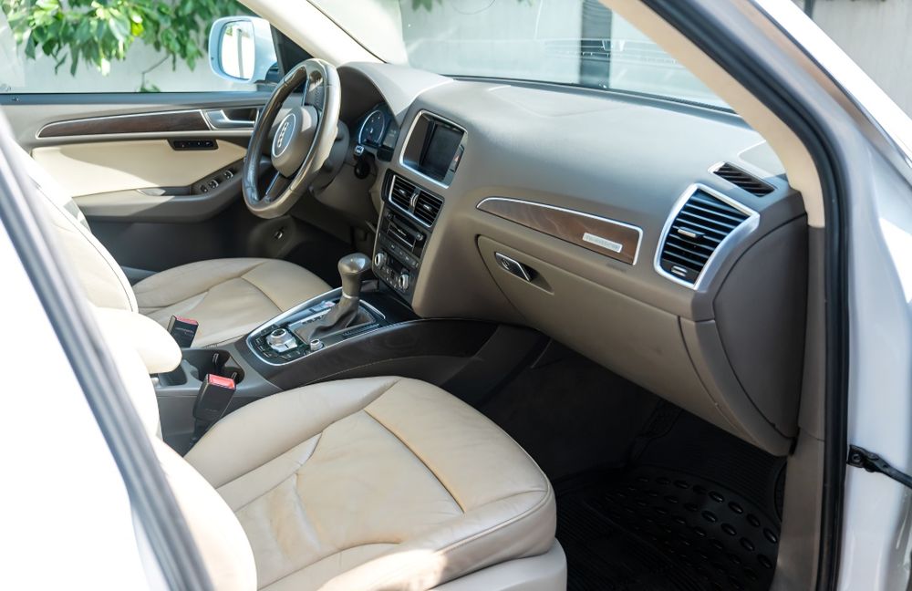 Inchiriez AUDI Q5 2.0 TDI  2015