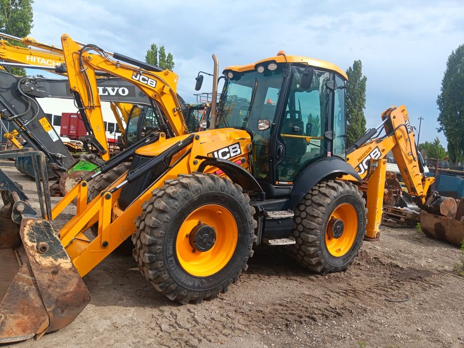 Vând buldoexcavator jcb 4cx