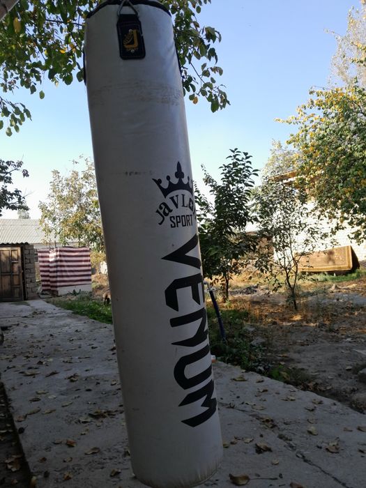 Профессиональный боксерский мешок сотилади