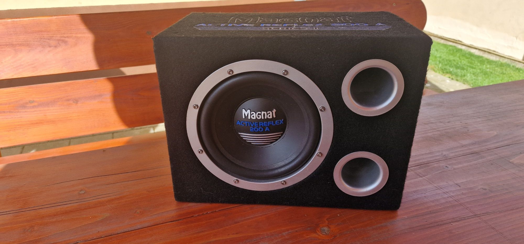 Subwoofer activ magnat