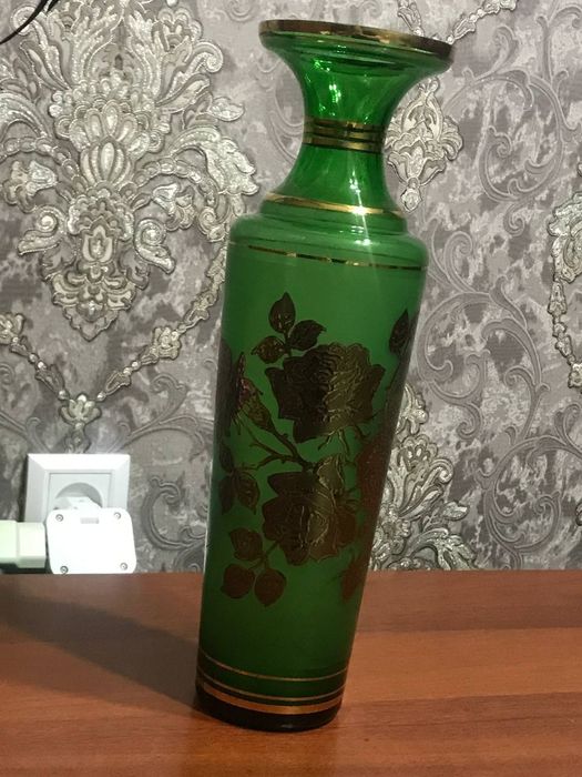 Ваза.Богемия.Высота:35 см.Цена:100$