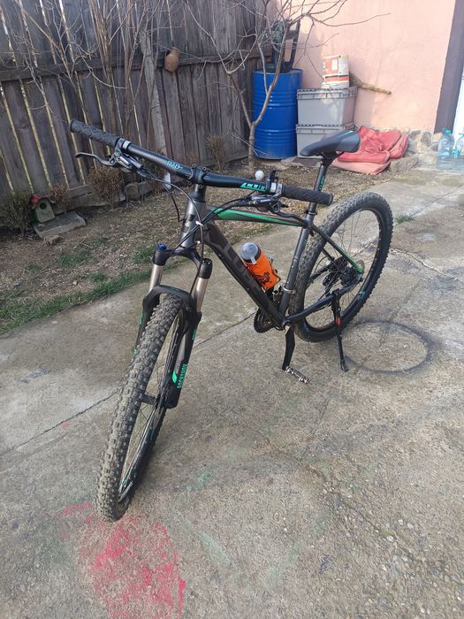 Bicicleta Giant și cube