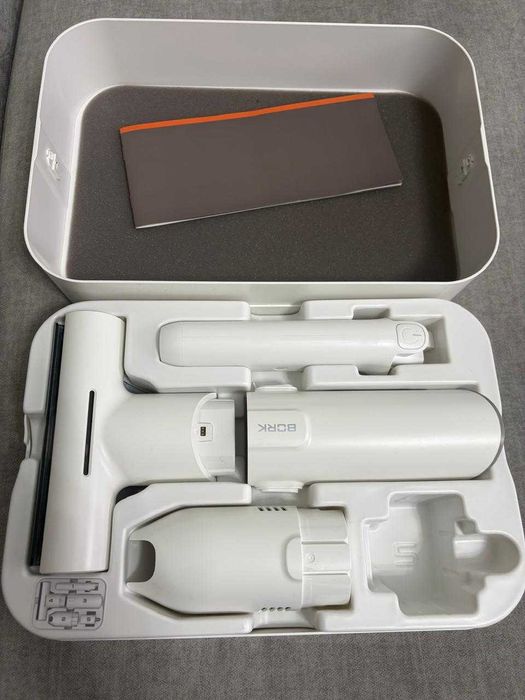 Bork V830 моющий робот-пылесос + пылесос для дивана в подарок