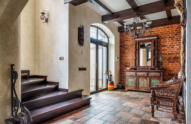 Отделка и ремонты капитальные по дереву