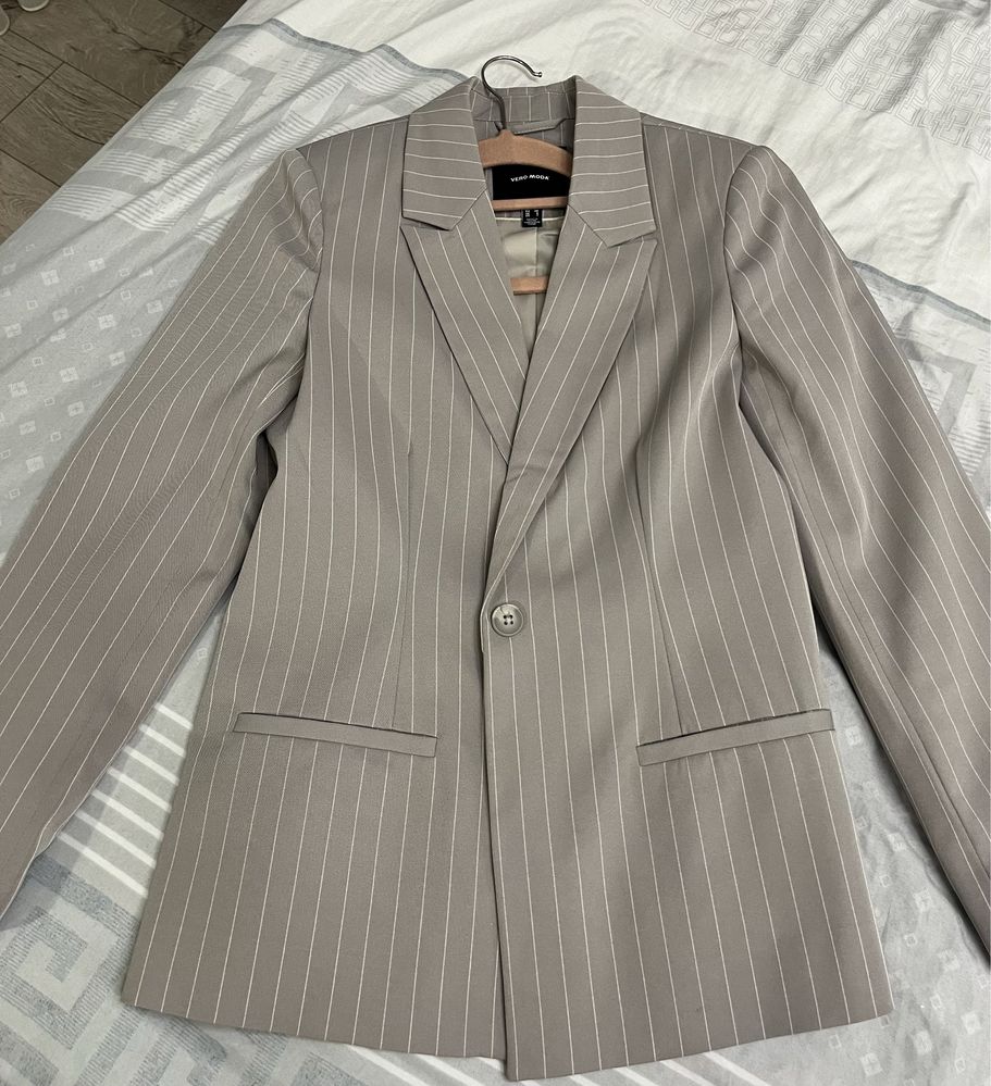 Нов костюм Vero Moda