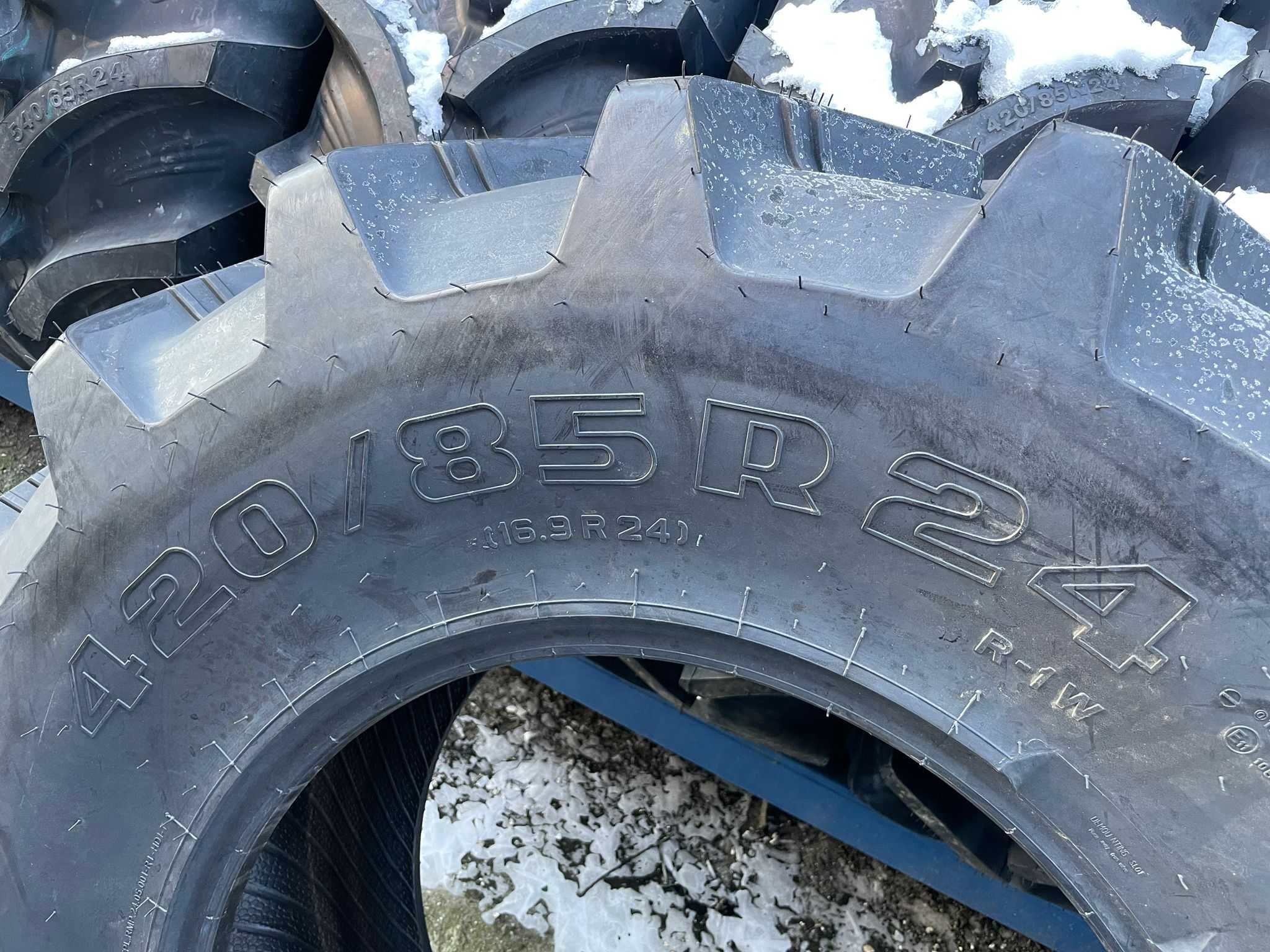 OCAZIE 16.9r24 cauciucuri tractor RADIALE anvelope 420/85r24