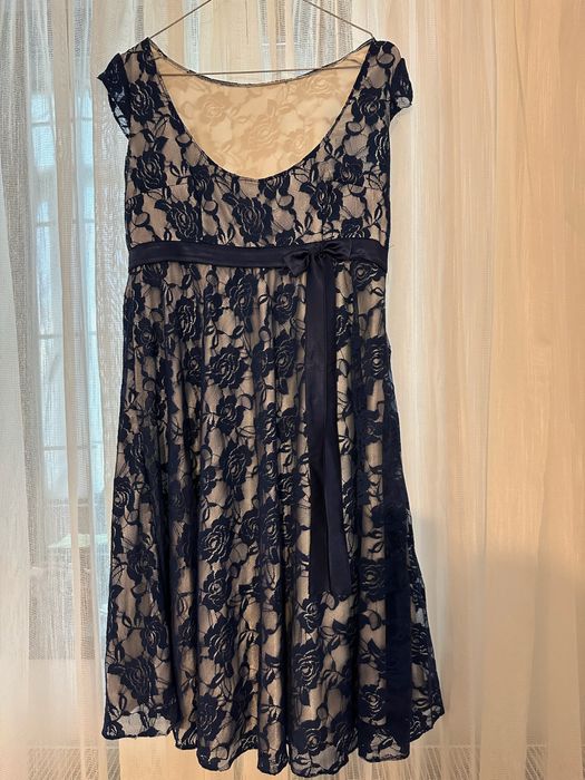 Rochie de dantela, de gravida