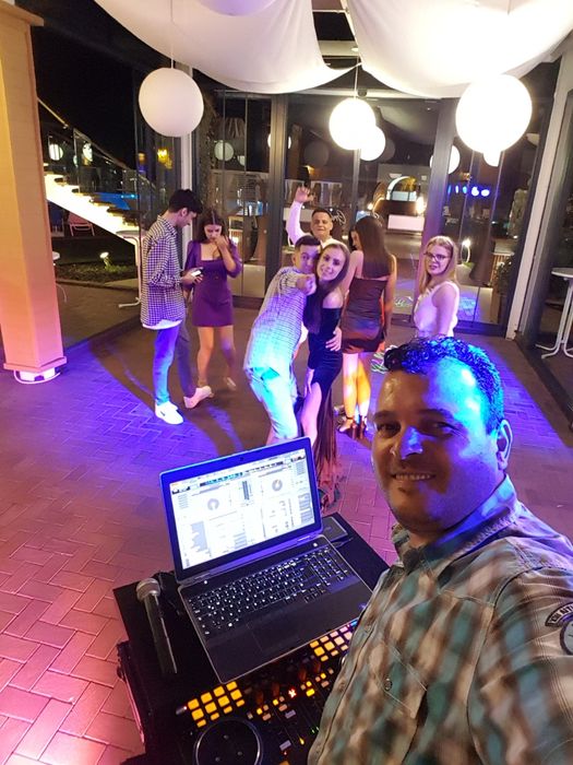 DJ cununii, botezuri, majorate, nunti, onomastice, evenimente private.