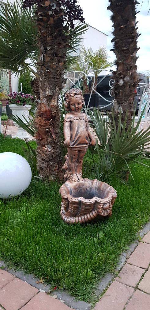 ghiveci flori/jardiniera flori/statueta gradina/ornament gradina/