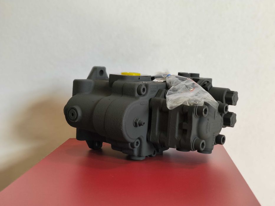 Pompă hidraulică Neuson 1903 – originală Nachi, cod PVD-0B-20BP-8G3