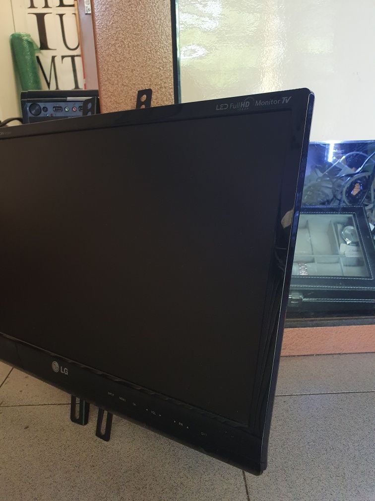 MONITOR TV LG FLATRON M2280D FULL HD•Amanet Lazar Crangasi•47963