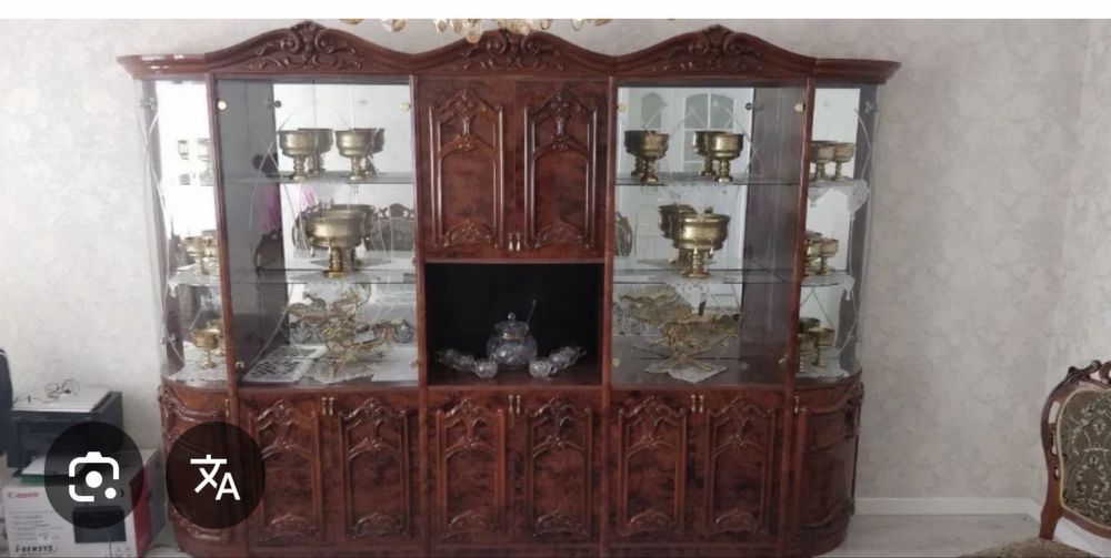 Продается горка для гостинни харошим состояни