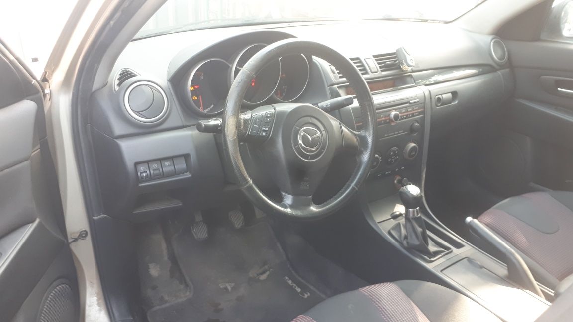 mazda 3 1.6D на части