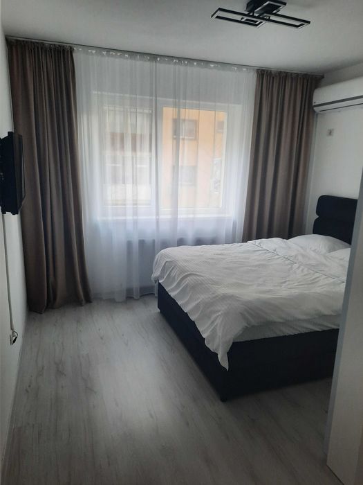 Inchiriez garsoniera Militari Residence