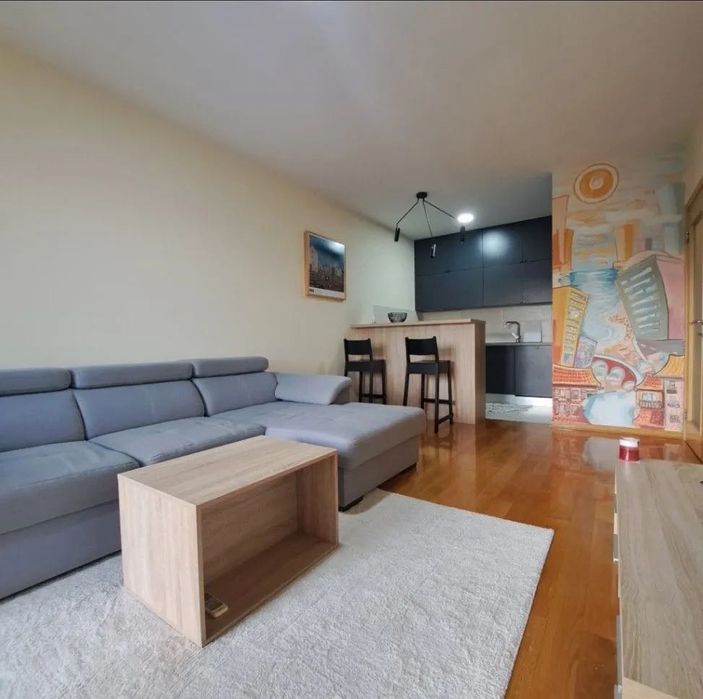 Тристаен апартамент в кв. Красна поляна 3