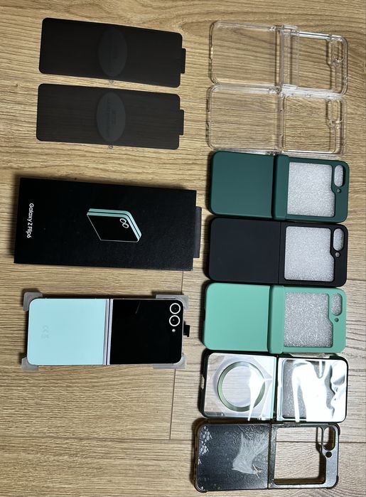 Samsung Z Flip6 256 gb Mint , impecabil