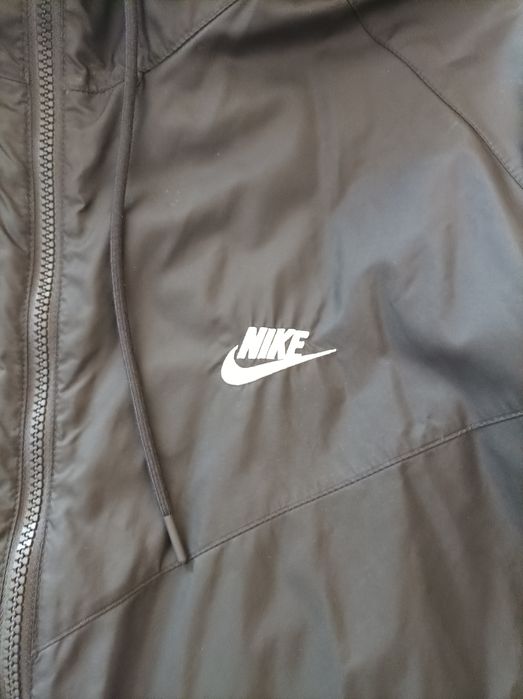 Продавам оригинално яке nike 2xl