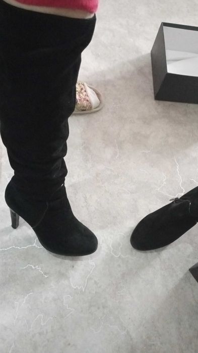 Продам зимнюю и осеннюю обувь размер 36-37