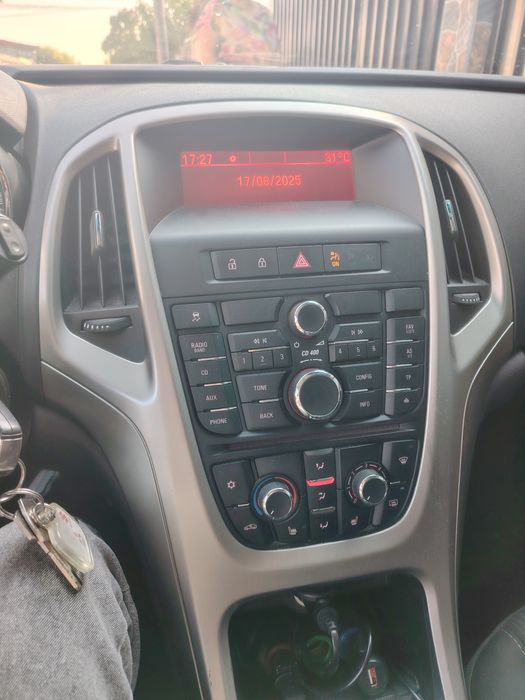 Opel astra J 2011