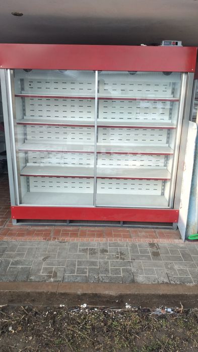 Витрина холодильник