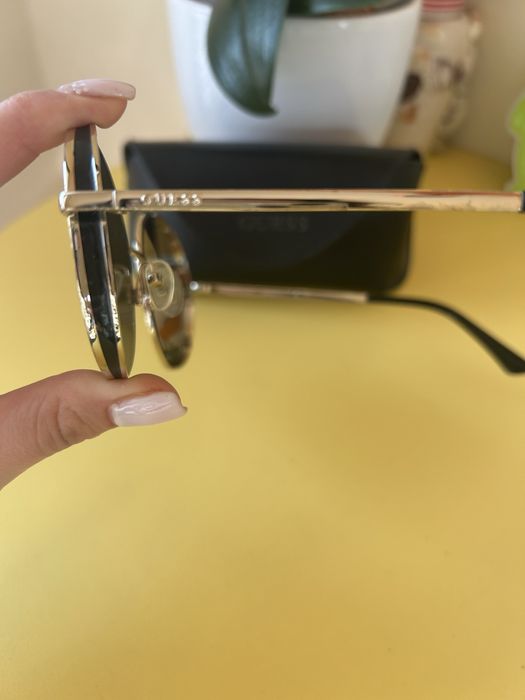 Слънчеви очила Guess