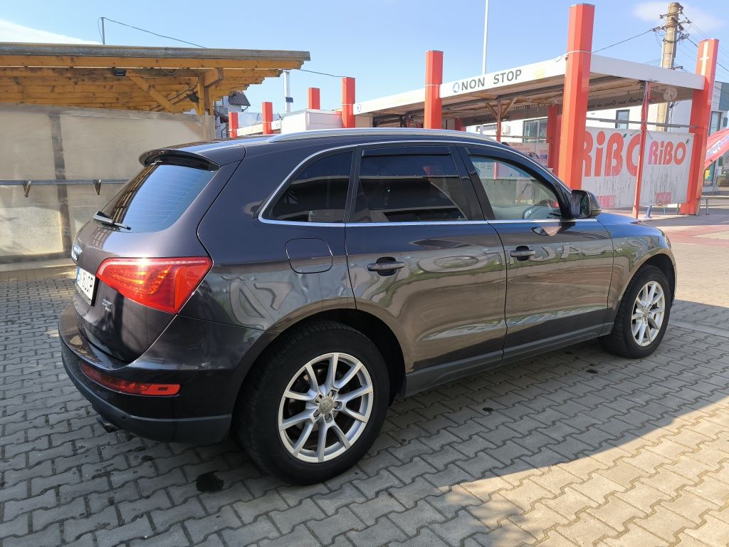 Vând Audi Q5  an 2009 EURO 5