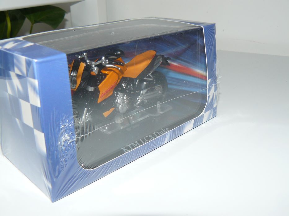 Macheta Moto KTM LC8 DUKE, Noua,Scara 1:24,Brand Atlas Collection