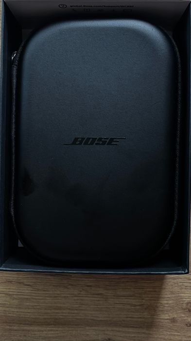 Продавам безжични слушалки Bose QC35 II в перфектно състояние.