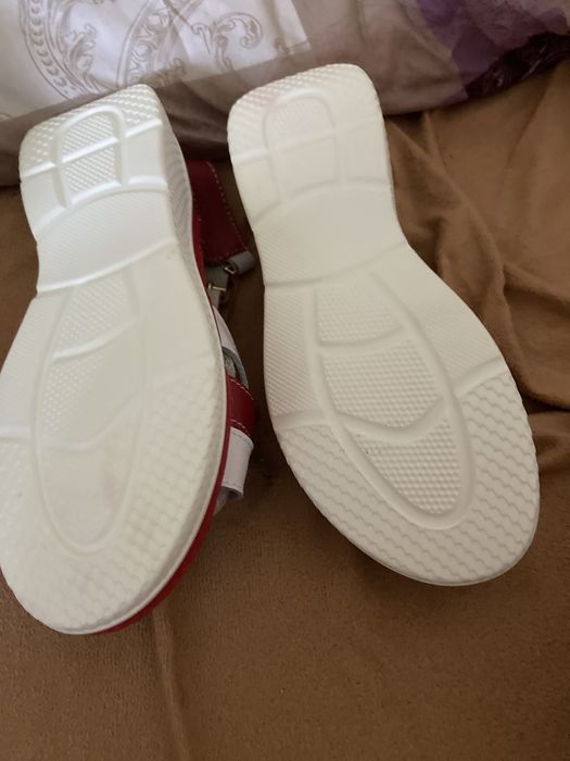 Продам обувь новая размер 35