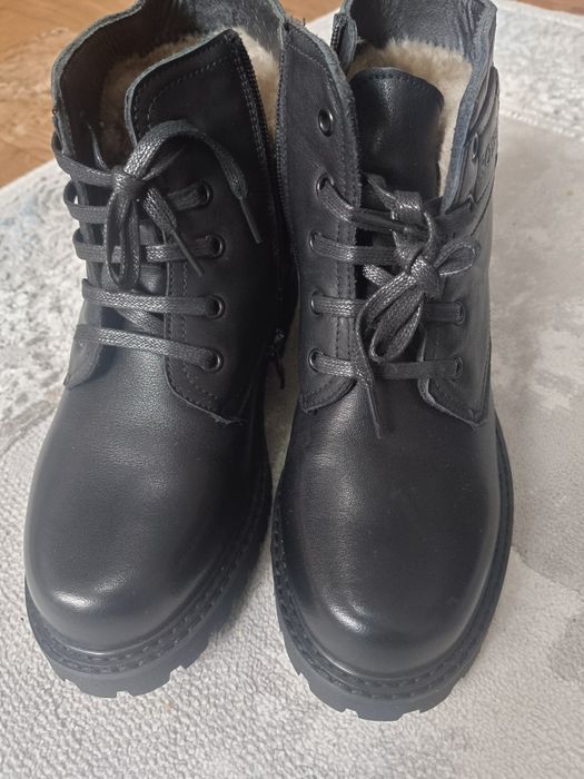 Продам детский обувь натуральная кожа