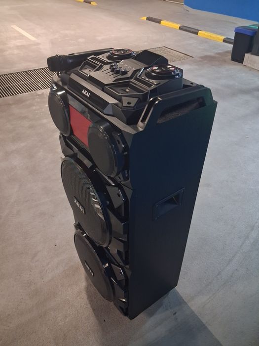 Vând urgent BOXĂ AKAI ABTS-T1203